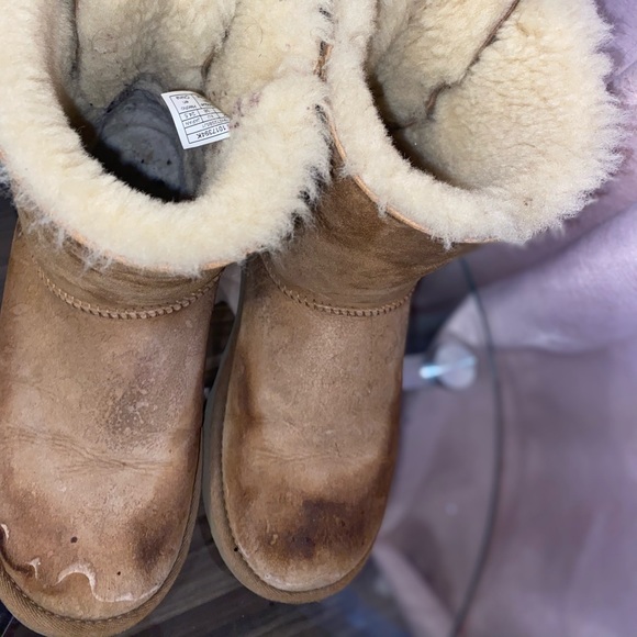 Ugg boots with 2 bowties - Picture 2 of 6